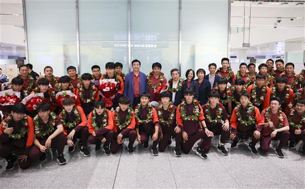 （体育）（1）足球——中国U17<a href='/New/138528.htm' target='_blank' title='男足'><b>男足</b></a>抵达北京 XxjpseC000245_20260524_PEPFN0A001.JPG